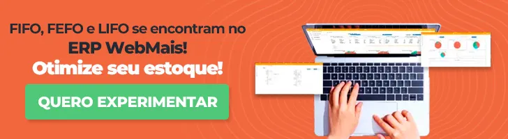 Banner de uma mão mexendo no notebook com o sistema ERP WebMais aberto em relatórios ao lado do texto “FIFO, FEFO e LIFO se encontram no ERP WebMais”.